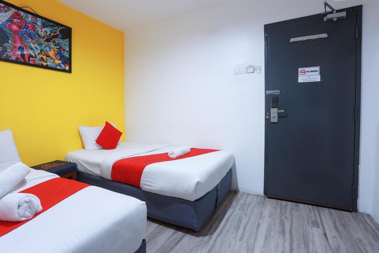 Hotel Aman- Nilai & Klia Екстериор снимка