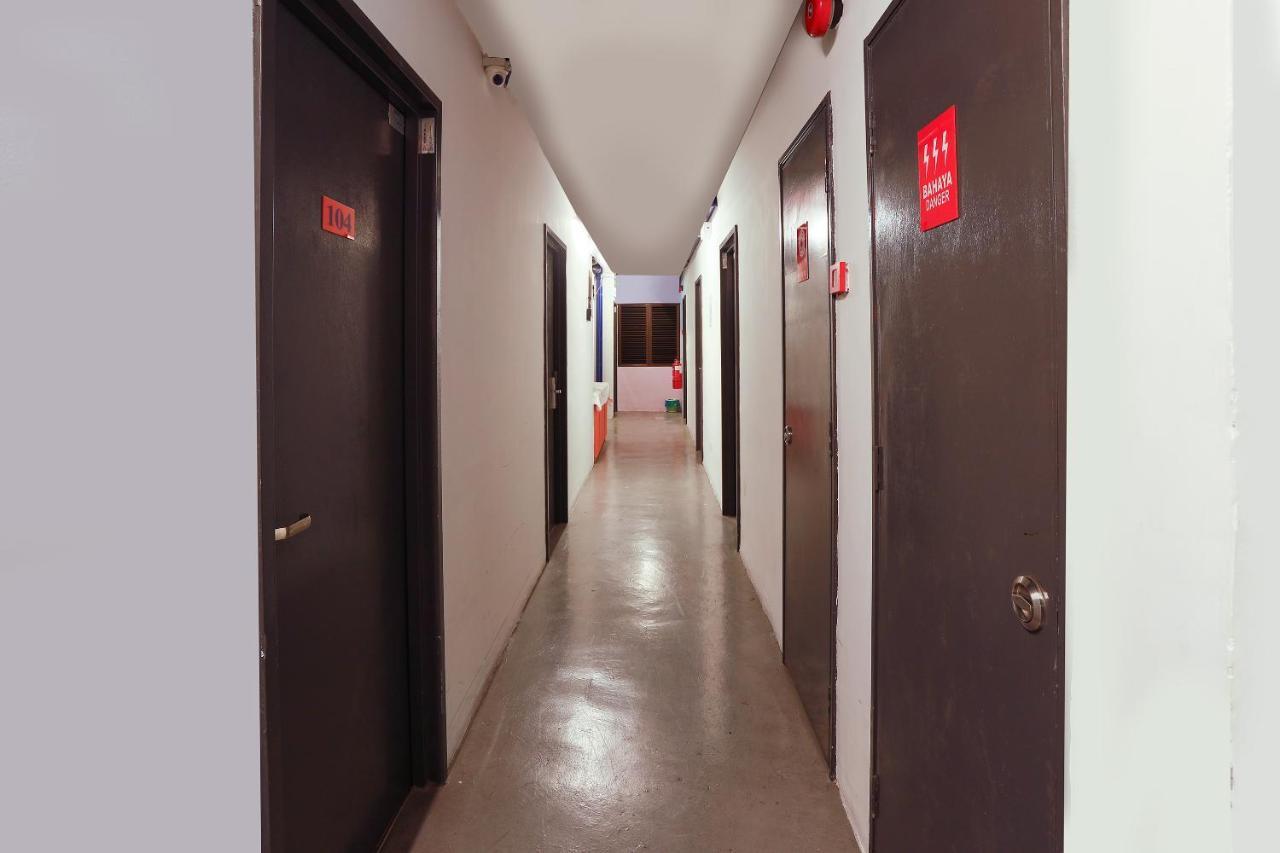 Hotel Aman- Nilai & Klia Екстериор снимка